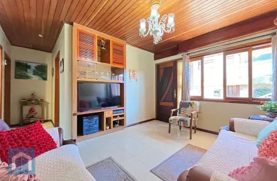 Casa com 2 quartos à venda na Rua Oswaldo Goidanich, 62, Vila Nova, Porto Alegre por R$ 373.000