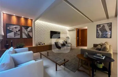 Copacabana, bulhoes de carvalho, 3 quartos, 180m2, 1 por andar, 1 vaga.