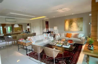 Lagoa, lado jardim botanico, 4 quartos, 3 suites, reformado, 3 vagas, 213m2