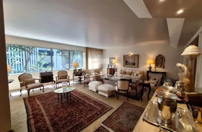 Rua cupertino durão no leblon, apartamento com 4 quartos e 1 suíte, excelente localização.