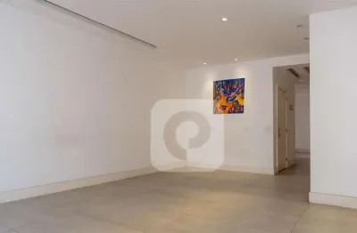 Apartamento 3 quartos na quadra da praia do flamengo entre posto 5 e 6 a venda