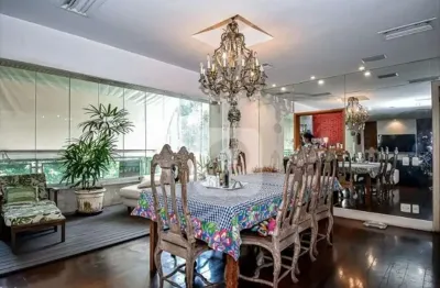 Apartamento com 3 quartos e com varanda  à venda em copacabana!