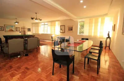 Excelente apartamento 4 quartos e 2 vagas no posto 6 em copacabana