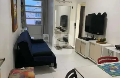 Apartamento à venda de 1 dormitório em copacabana, posto 4