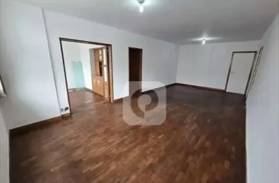 Apartamento de 3 quartos com 130m² com vista para a lagoa!