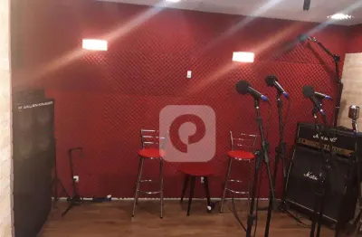 Grande oportunidade no shopping downtown: studio de música com equipamentos