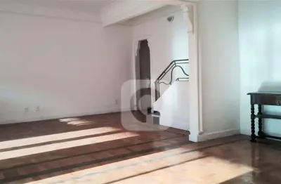 Apartamento duplex com terraço, próximo a constante ramos e metrô