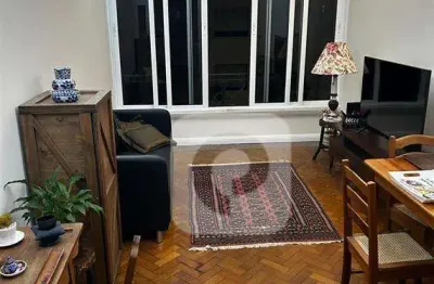 Copacabana, apartamento 2 quartos com vista lateral para o mar – 90m² –
