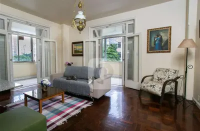 Excelente e enorme apartamento em copacabana - 4 quartos , 1 vaga , 287m2 - direção do mar
