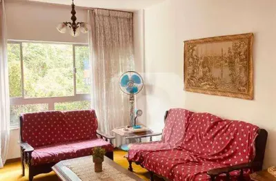 Vendo apartamento de 3 quartos com 100m2 e 1 vaga na garagem no coração de copacabana