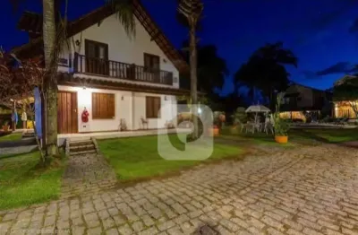 Vendo Pousada em Paraty - 2.520m2 - funcionando com hóspedes o ano todo.