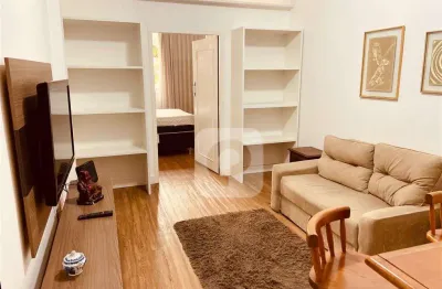 Vendo quarto e sala no coração de copacabana pronto para morar ou investir