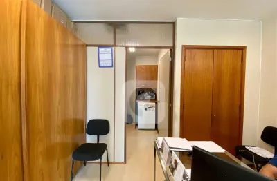 Sala comercial com 27 m² edifício blue chip mobiliada com banheiro à venda na barra da tijuca