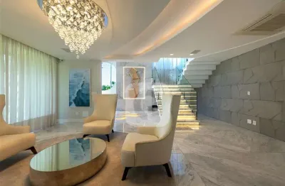 Casa triplex no condomínio alphaville – exclusividade e conforto na barra da tijuca!