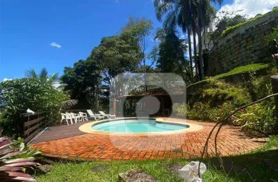 Casa 3260 m² 6 suites piscina churrasqueira condominio fechado