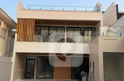 Casa tríplex com 350m2 estilo contemporâneo  condomínio riomar barra da tijuca