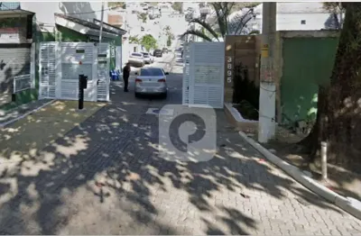 Casa triplex com 350 m² 4 quartos 3 suítes com armários closet 1 sala com 2 ambientes 2 vagas