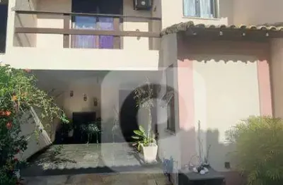 Excelente casa com 3 quartos em condomínio fechado na taquara