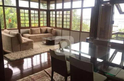 Nova friburgo porteira fechada casa 5 quartos 3 suítes  350 m²  á venda