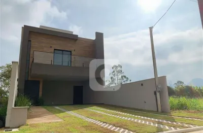 Excelente casa com 3 suítes com vista privilegiada para o bosque