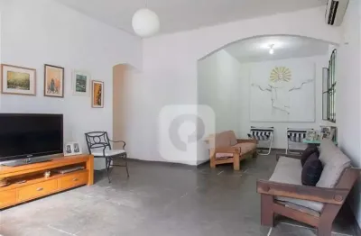 Casa com excelente terreno – 1.500 m² plano e murado estrada dos bandeirantes