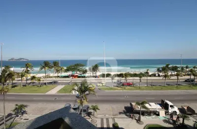 Cobertura duplex na praia da barra da tijuca vista mar posto 2