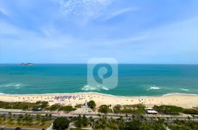 Duplex frontal mar, 305m² totalmente reformado e climatizado, com vista inigualável!