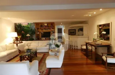 Cobertura à venda com 392m², 4 quartos e 3 vagas, no jardim oceânico.