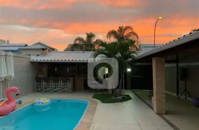 Casa  de  175m² com 3 quartos e 4 vagas de garagem á venda  condomínio nova barra