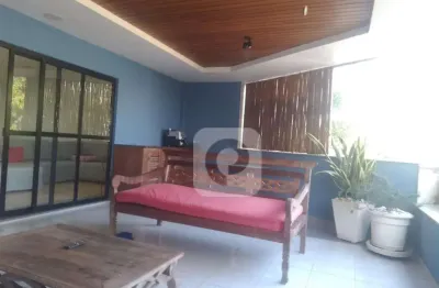 Apartamento 190 m2, 3 quartos uma suíte no recreio dos bandeirantes.