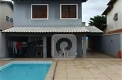 Casa duplex, 3 quartos, 3 vagas, 370m², à venda em Jacarepaguá.