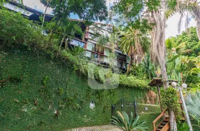 Casa Zanini com vista para Barra da Tijuca em condomínio no início do Itanhangá