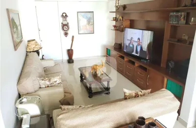 Cobertura duplex de 250 m² com gourmet completo e terraço para Jacuzzi