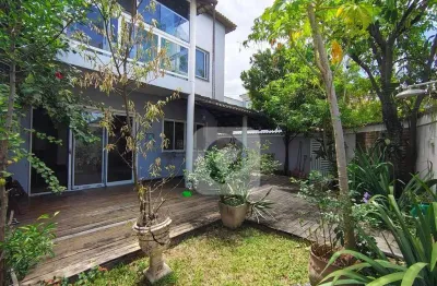 Casa em Condomínio na Taquara 4 Quartos 298m² Excelente Localização