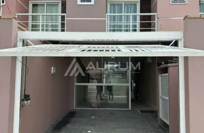 Sobrado semimobiliado e com 02 suíte a 200m do mar no centro de navegantes/sc