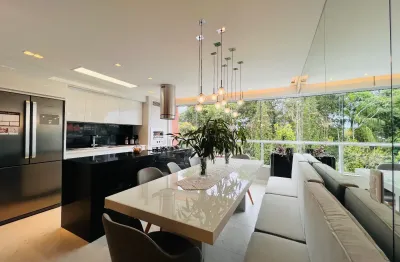 Lindíssimo apartamento com três quartos, totalmente mobiliado