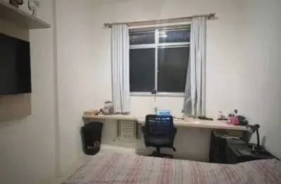 Apartamento de quarto e sala reformado e mobiliado - botafogo
