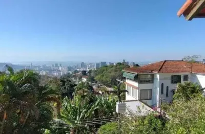 Oportunidade única! casa histórica em santa teresa com vista panorâmica para a baía de guanabara!