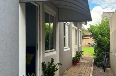 Casa em condomínio fechado com 2 quartos para alugar na Rua Carlos João Treis, 223, Vila Pioneiro, Toledo
