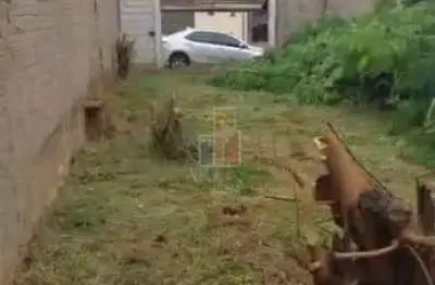 Terreno à venda no Jardim Ivone, Bauru 