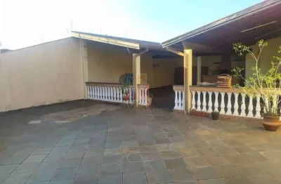 Casa com 3 quartos à venda na Vila Camargo, Bauru 