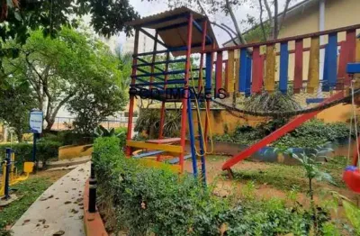 Casa sobrado em condomínio fechado, total segurança e lazer