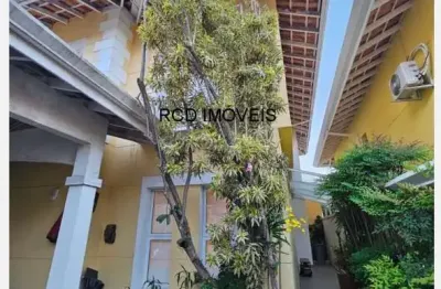 Casa de luxo no parque dos príncipes: 3 quartos, 3 suítes, 6 banheiros, 3 vagas de garagem e 250m² de área em sp.