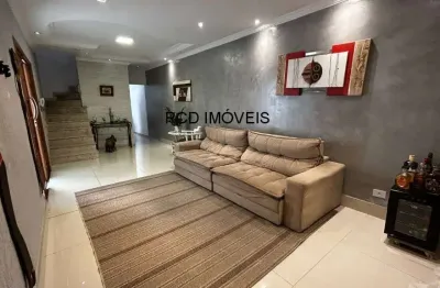 Casa à venda na Vila São Francisco: 3 quartos, 2 suítes, 4 banheiros, 2 vagas,