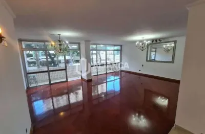 3 dormitórios, 2 suítes, sacada, 5 banheiros, 2 vagas de garagem demarcadas - gonzaga - santos/sp