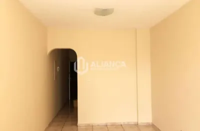 Apartamento de frente -- 2 quartos com garagem coletiva..