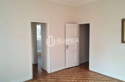 Apartamento 2 quartos, lateral com vista lateral para o mar!