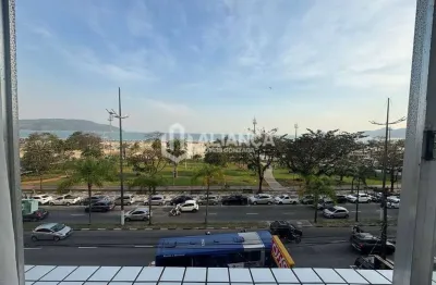 Prédio frente mar  de 3 quartos, 1 banheiro, 1 garagem coletiva