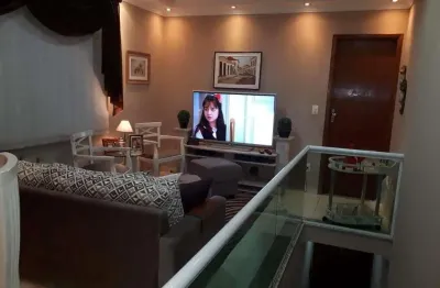 Casa com 3 quartos à venda na Rua Dona Anita Costa, Vila Voturua, São Vicente