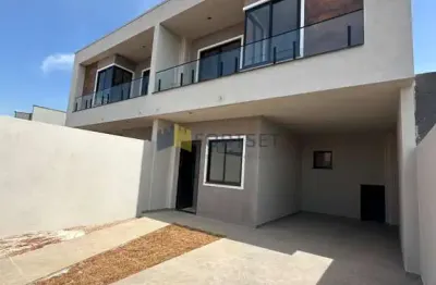 Sobrado de alvenaria com 2 quartos sendo 1 suíte em uma ótima localização